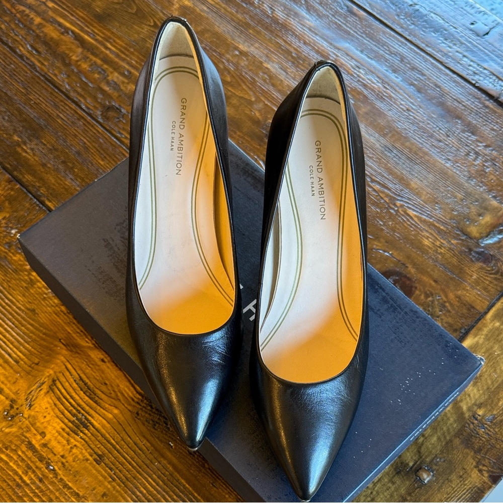 Like New, worn once. Cole Haan pump. 75mm. Size 7 black